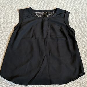 Sleeveless Top with lace back